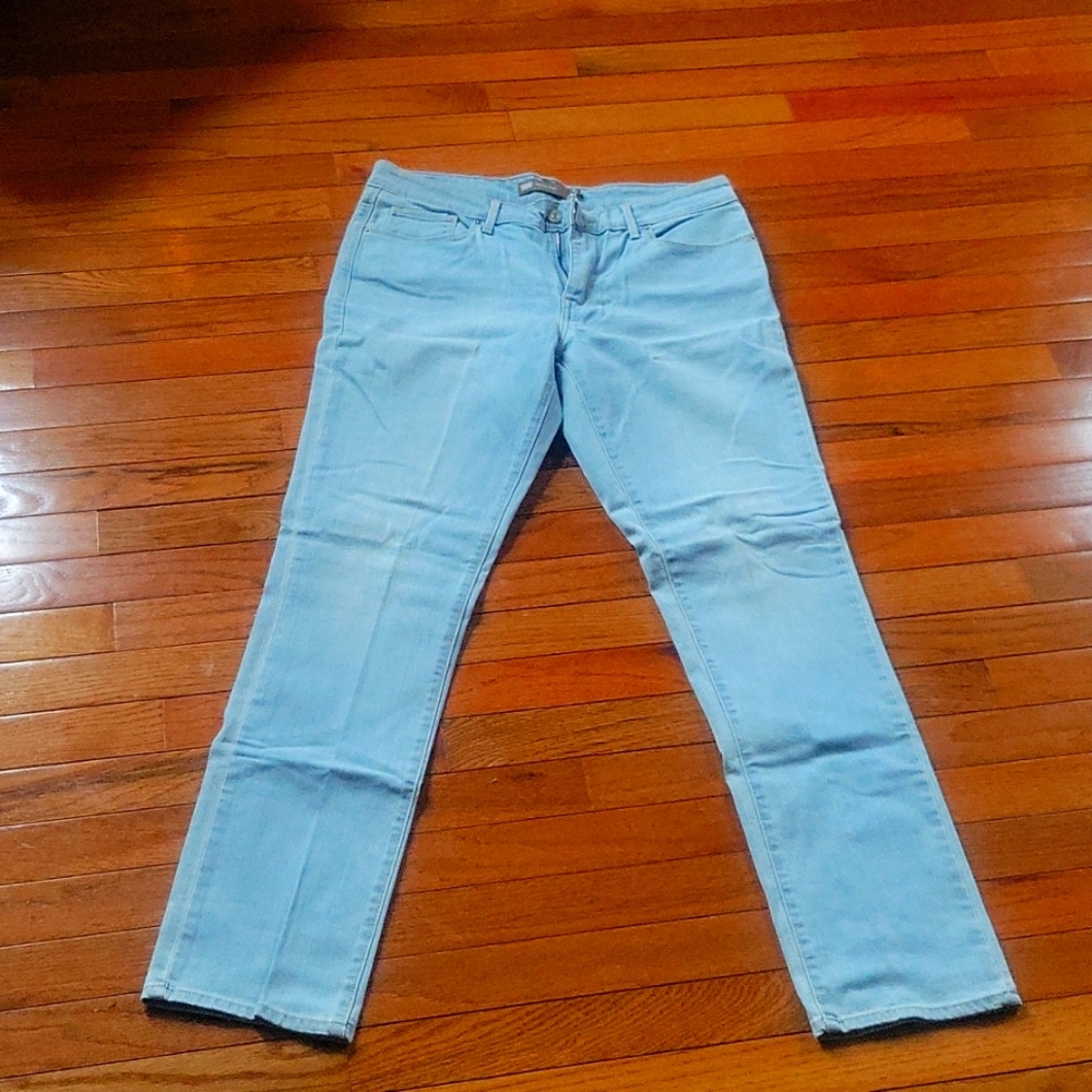 Levis midrise skinny jeans